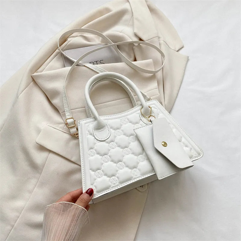 Mini-Tasche für Damen ⎜ Kompakte Schultertasche mit geprägter Oberfläche und passender Geldbörse
