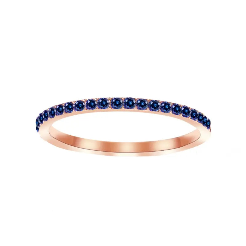 Schlichter Ring in Goldoptik ⎜ Schlichter Ring mit funkelnden Zirkonia für elegante Alltags- und Business-Looks