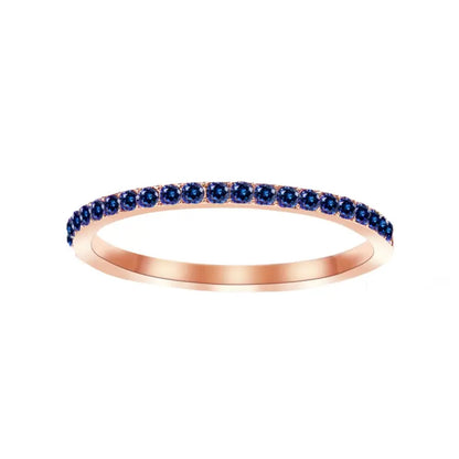 Schlichter Ring in Goldoptik ⎜ Schlichter Ring mit funkelnden Zirkonia für elegante Alltags- und Business-Looks
