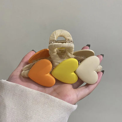 Haarspange mit Herzdesign für Damen ⎜ Romantische Haarklammer im Farbverlauf für verspielte Alltagsfrisuren