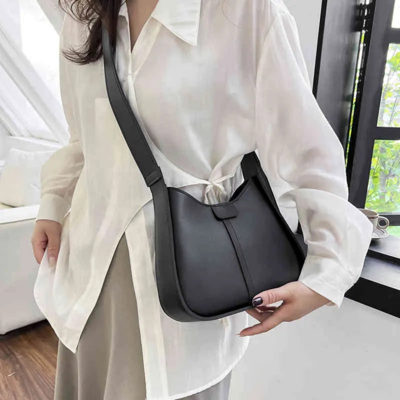 Damen Umhängetasche in Lederoptik ⎜ Hochwertige Tasche mit Struktur und breitem Riemen für moderne Styles