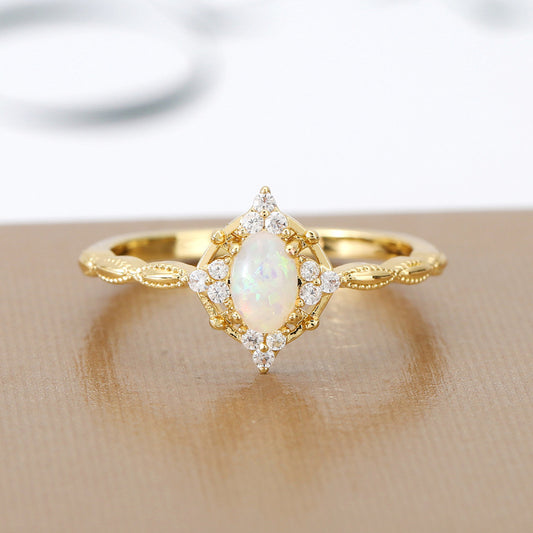 Ring im Vintage-Stil mit Opal ⎜ Eleganter Ring in Goldoptik mit Zirkonia für festliche und stilvolle Anlässe