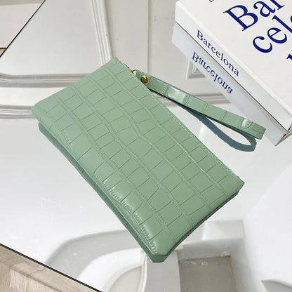 Damen Clutch in Lederoptik ⎜ Schlanke Reißverschlusstasche mit Krokoprägung für Alltag und Events