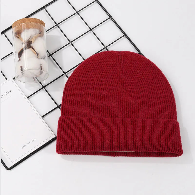 Kaschmir-Beanie im modernen Stil ⎜ Weiche Unisex-Mütze für stilvolle Wintertage