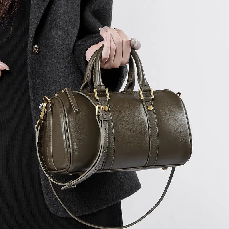 Retro Umhängetasche für Damen ⎜ Runde Handtasche in Lederoptik mit goldenen Details und stabilem Gurt